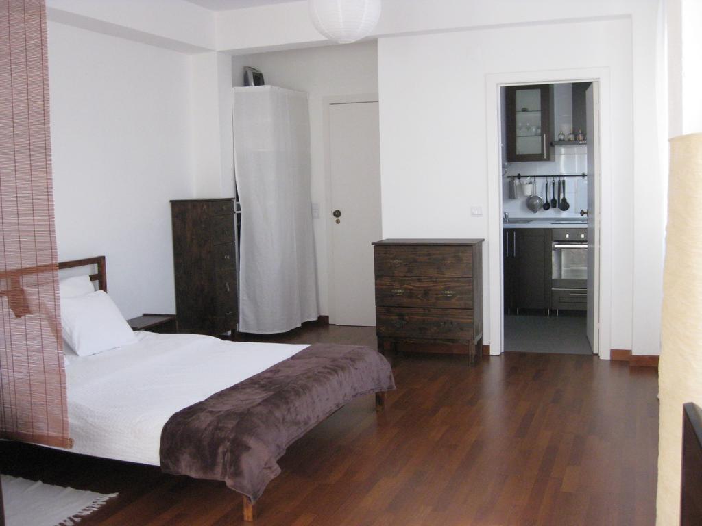 The Back Yard Nest Apartment Lisbon Exterior photo